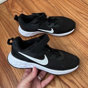 Kids Nike Revolution size 13C black white